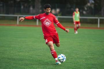 世界杯：土耳其3-2美国 替补前锋98分钟压哨绝杀 居莱尔独造两球（配图示意）